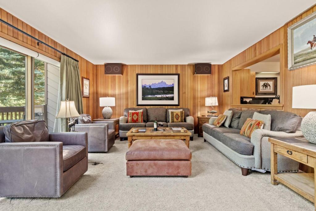 RMR: Wind River 5 Condo in Teton Village, Teton Village