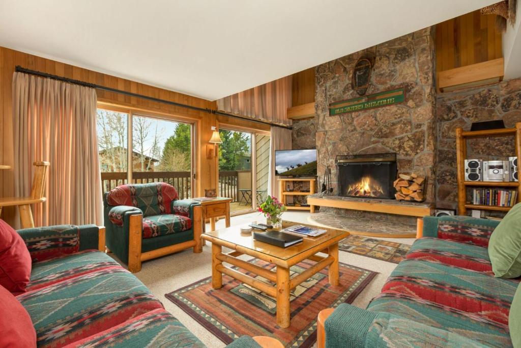 RMR: Wind River 15 Condo in Teton Village, Teton Village