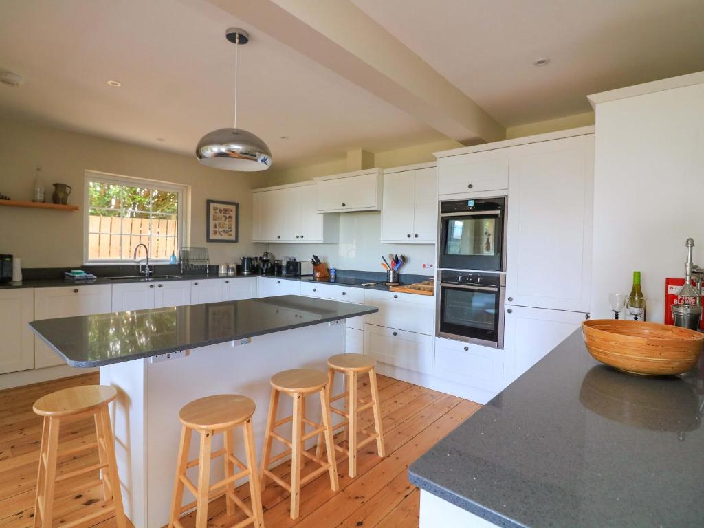 Savernake, Thurlestone photo 8