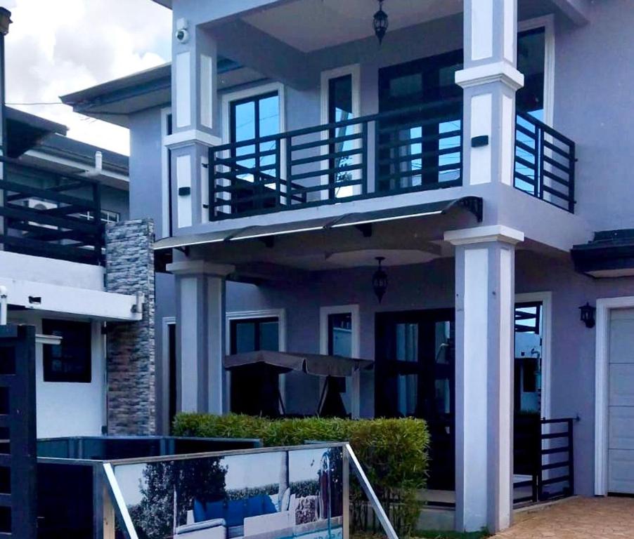 The Studio of Praise, Gasparillo