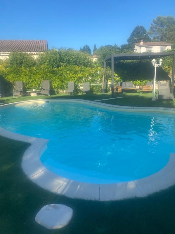 3 Pièces climatisé en rez de jardin avec piscine - 2