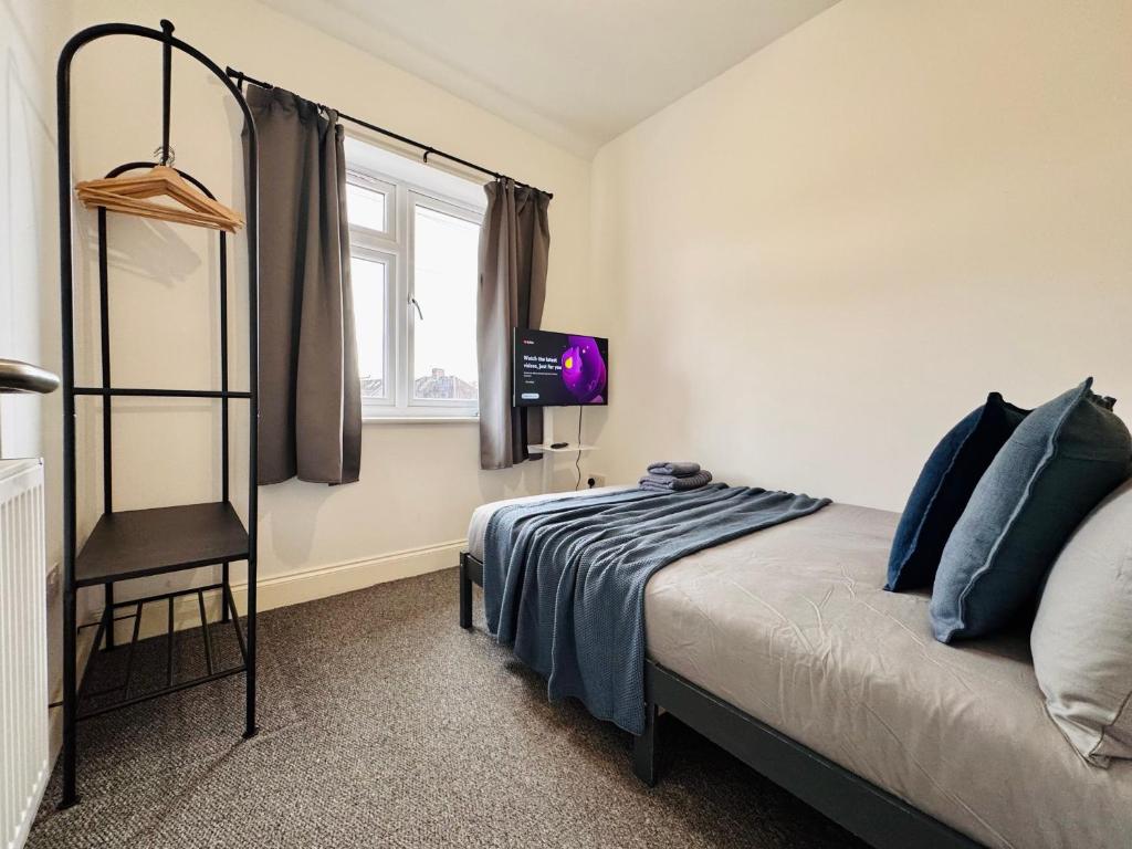 Convenient Private Single Room 30 Min to Central, Wembley