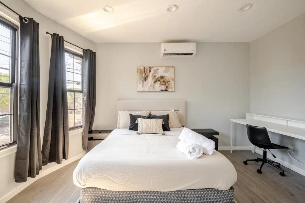 Modern 3-Bdrm Apt in Black Rock, Bridgeport