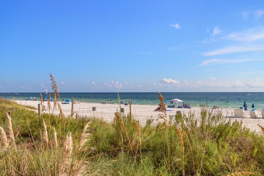 Treasure Island Unit 2011: Sunset Sands, 2 Bed/2 Bath Retreat – Sleeps 8!, Panama City Beach