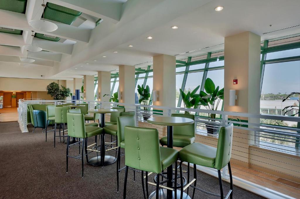 Nearby attraction, Emerald Beach Resort by Resort Collection in Panama City (FL)