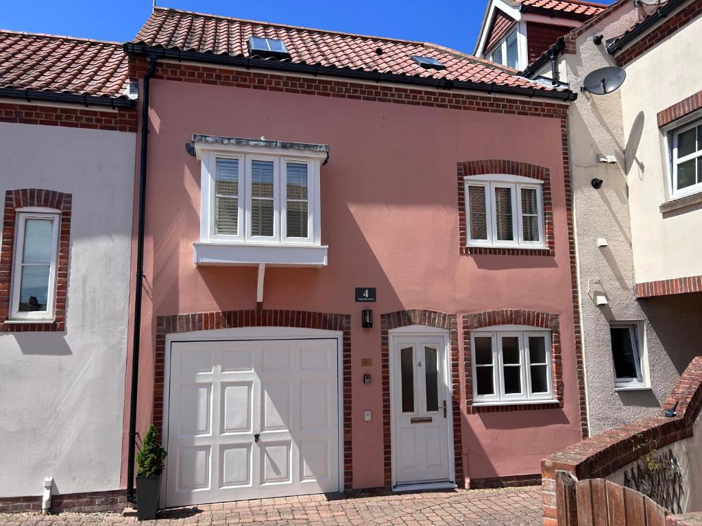 Poppyline Mews, Sheringham