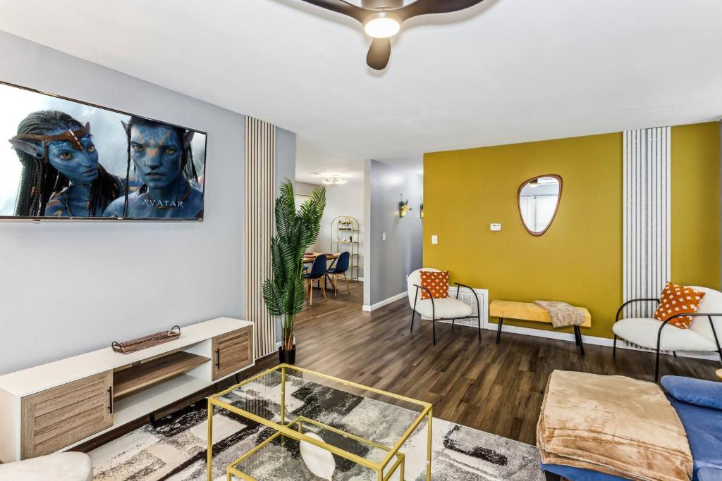 King, Gazebo & Private HotTub~ WestWichita, Tyler