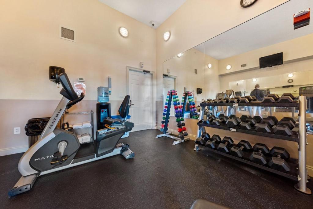 Treasure Shores–3BR Beachfront Corner Unit sleeps 8 with Stunning Gulf Views!, Panama City Beach