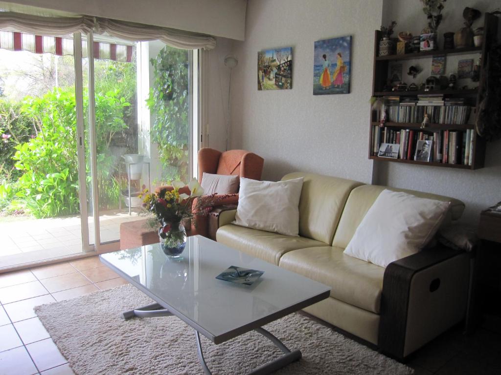Apartamento con Jardín - 2