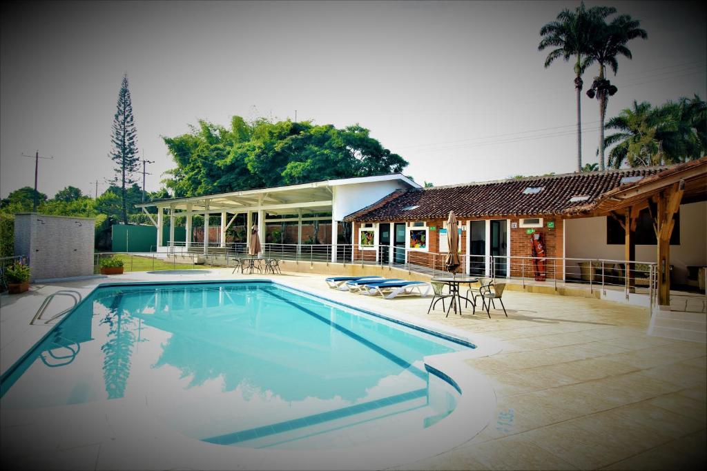 Casa Campestre con piscina privada a 8 minutos de Ukumari - 1