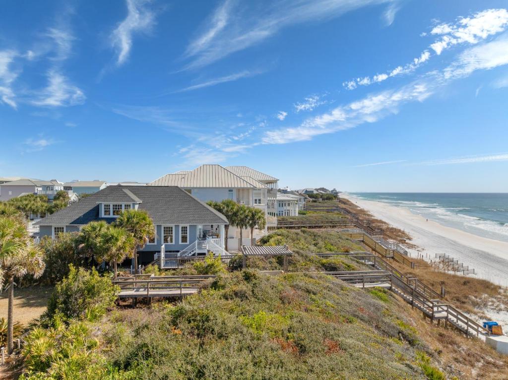 A Winterpast by the Sea - Gulf Front on 30A with Private Pool!, Seagrove Beach