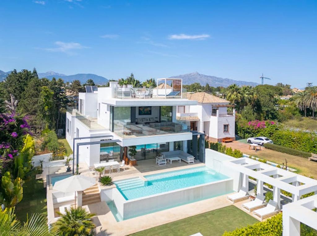 Brand New 7B Villa Zelda Beachside New Golden Mile - 1
