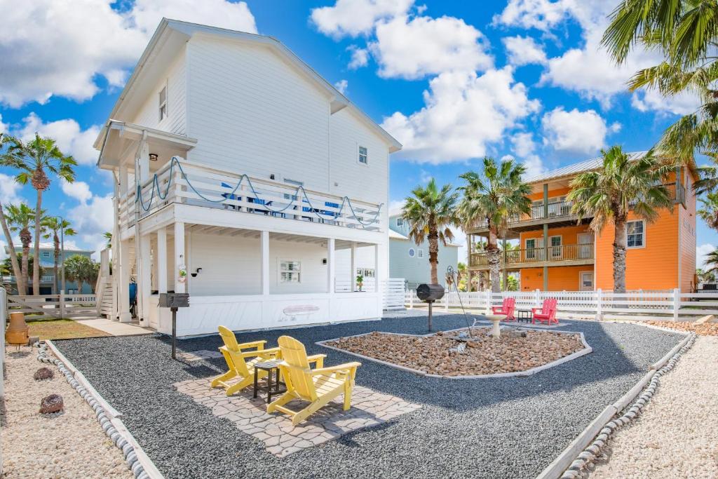 Palm Breeze - Ocean Views, Golf Cart, Game Room!, Mustang Beach