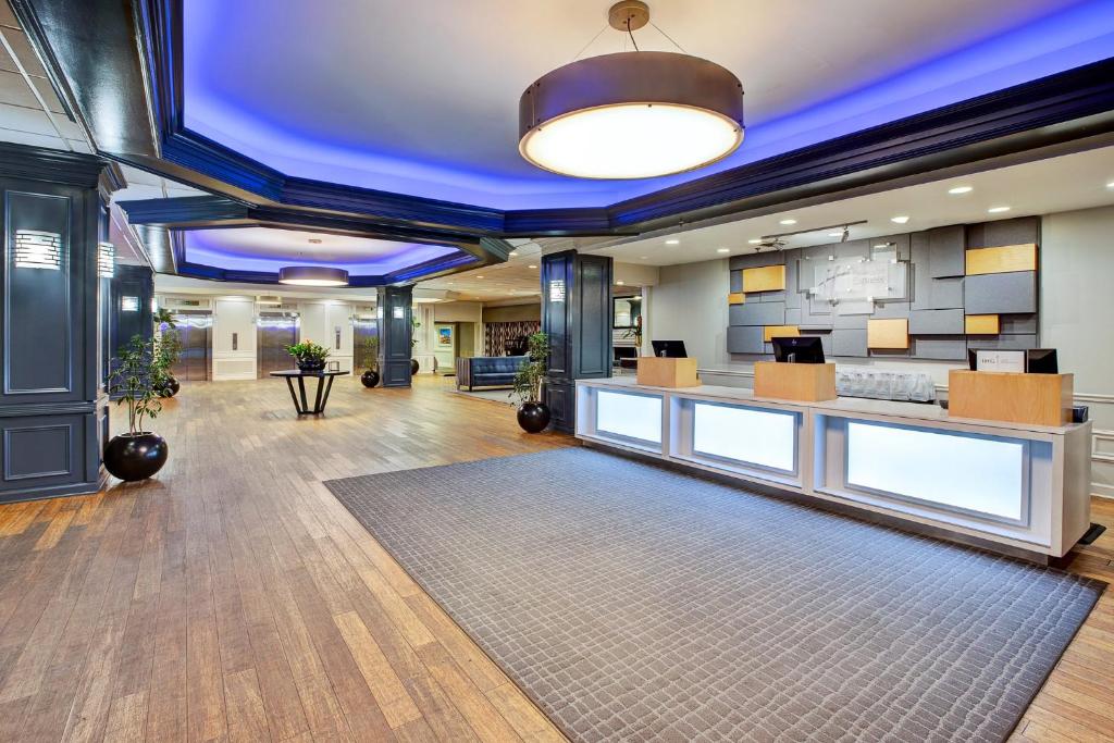 ホリデイ イン エクスプレス ナッシュビル ダウンタウン ブロードウェイ バイ IHG (Holiday Inn Express Nashville Downtown – Broadway by IHG) 外観