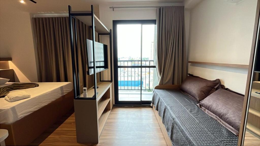 IBZ411 - Studio com sacada CWB, Curitiba