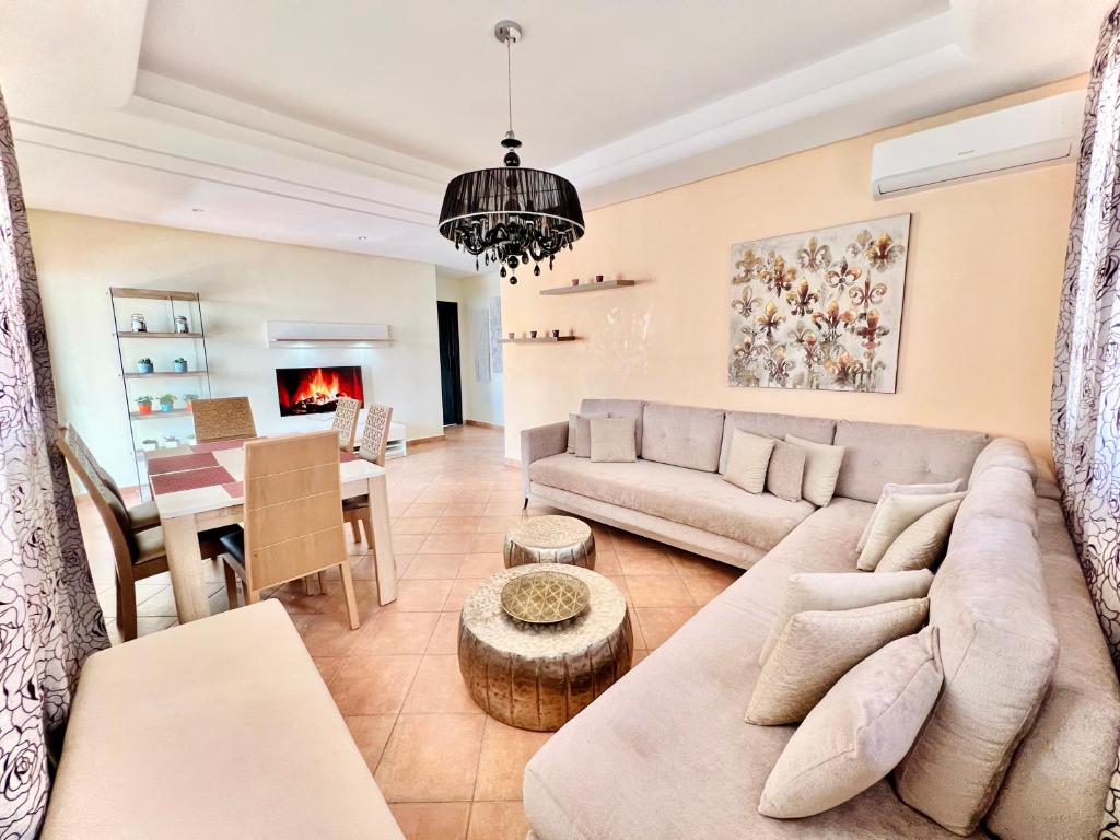 Skyline Stay - Lilacs Garden, Cabo Negro