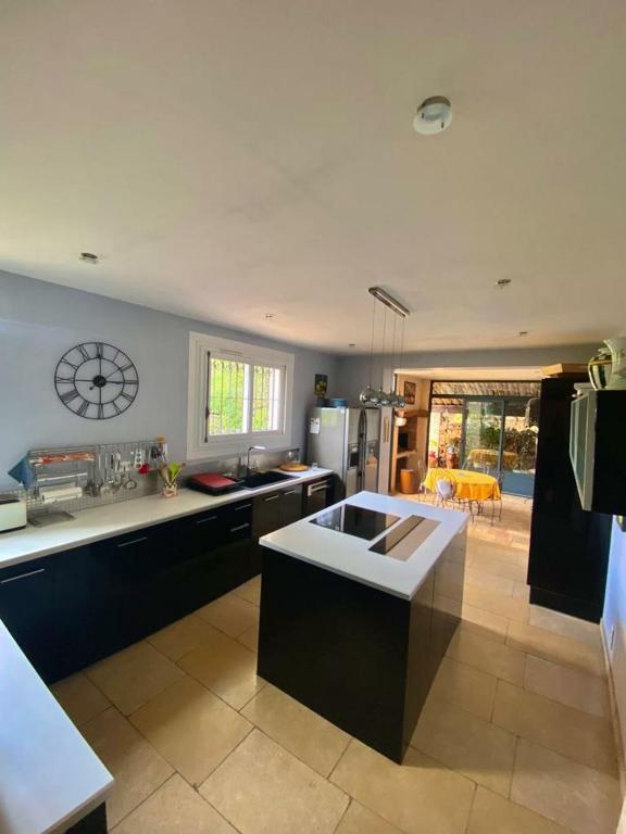 Private villa with pool - 4