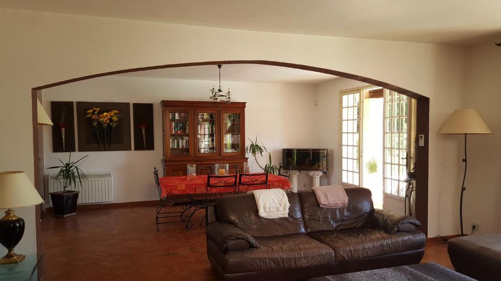 Private villa with pool - 3