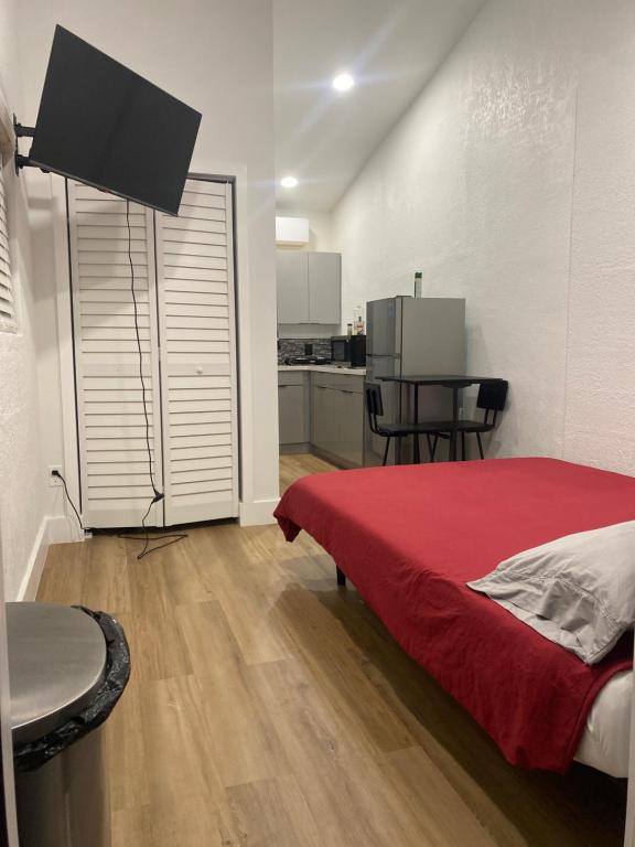 Guest house in Miami, Miami