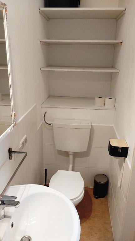 1 Zimmer Apartment mit Balkon - 2