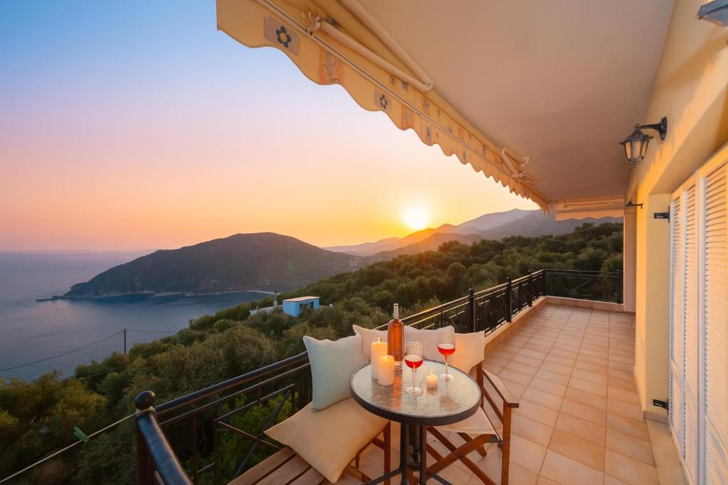Ionian View Apartments - Parga Panoramic Seaview Gems, Parga
