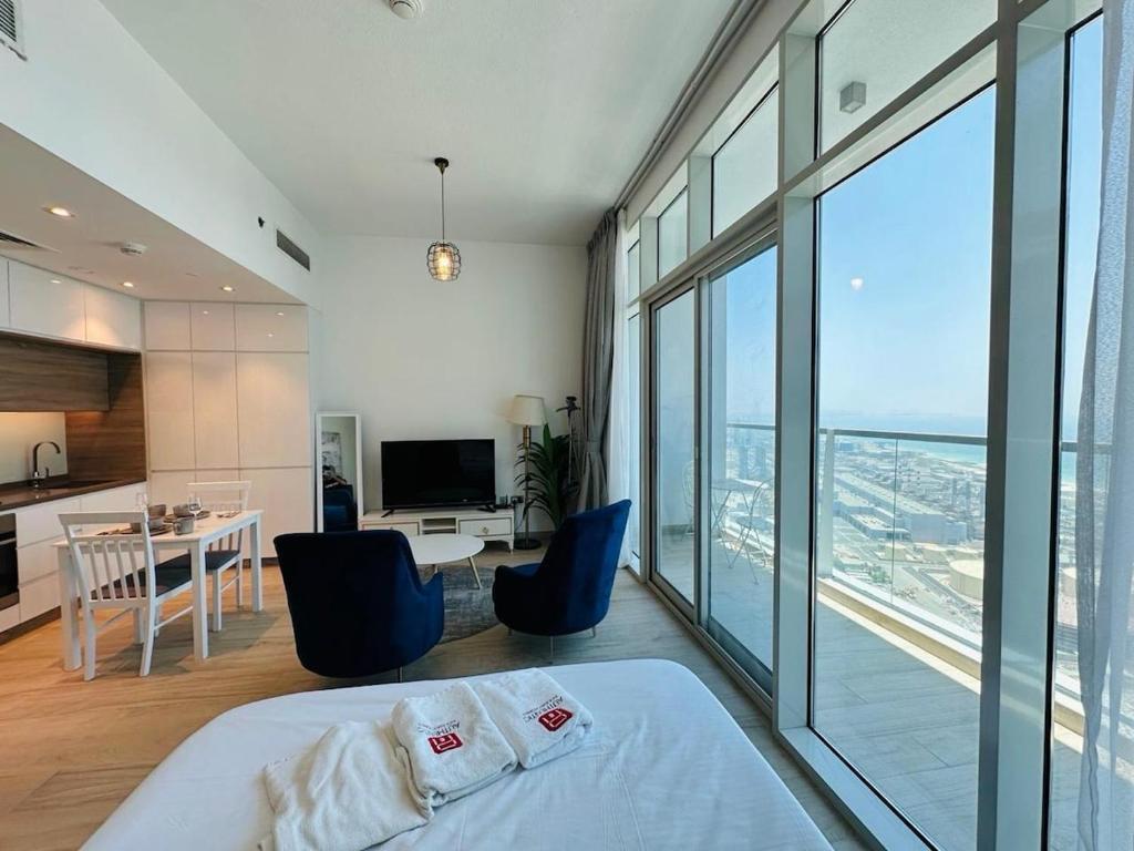 Sophisticated Fully Furnished and Family-Friendly, Dubaj