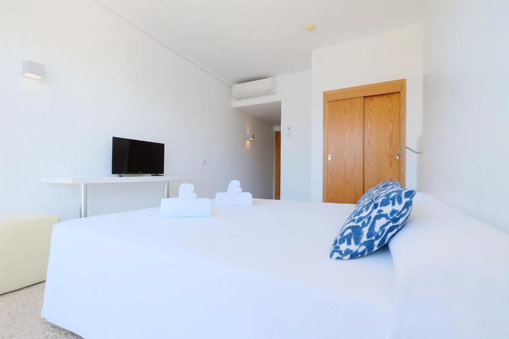 azuLine Hotel S'Anfora & Fleming — Hotel rooms in San Antonio, Balearic Islands