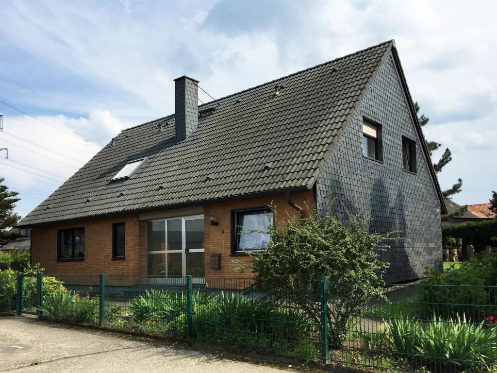 Privatunterkunft "An der Hecke" — Hotel in Neuss