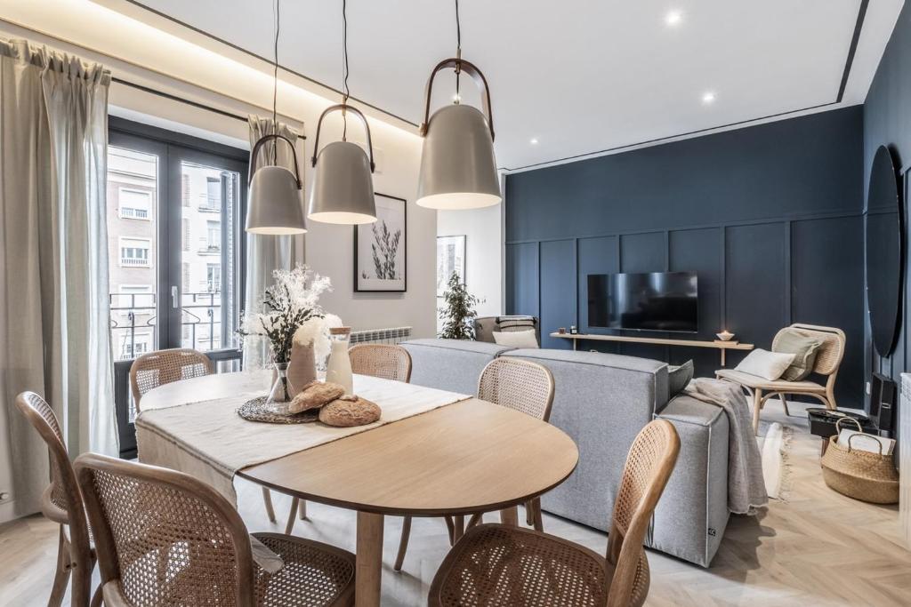 Lobras - 4 bedrooms in Trafalgar - 2