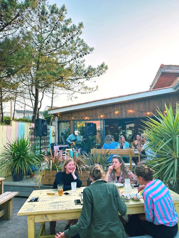 Cheeky Family Surf House - 2