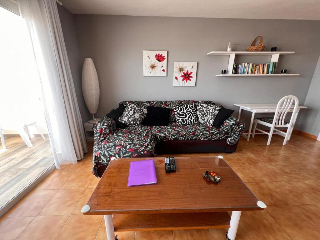 DARUMA APARTMENTS 1-Bedroom Apartment with Sea Views - 2