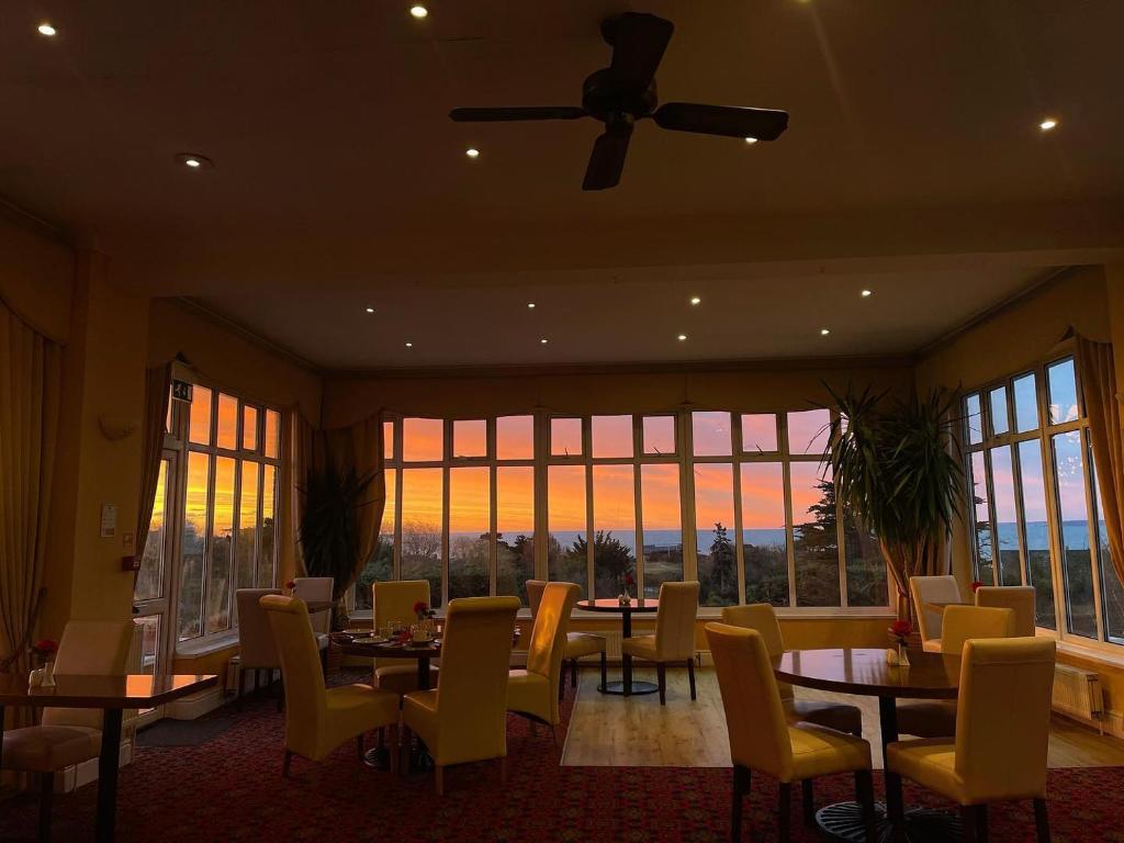 The Devoncourt Resort 共用ラウンジ/TVエリア