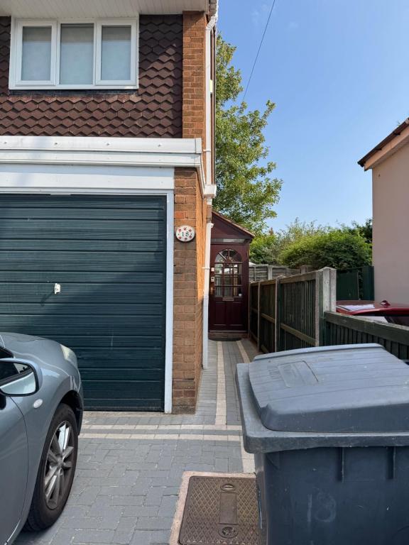 Peaceful 3 bedroom house close to Newcross hospital Wolverhampton, Fallings Park