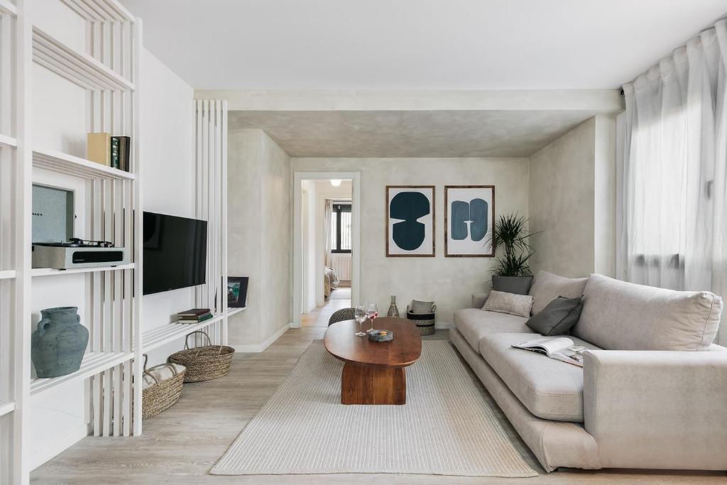 Minori - 2 bedrooms and pool in Poblenou, Barcelona