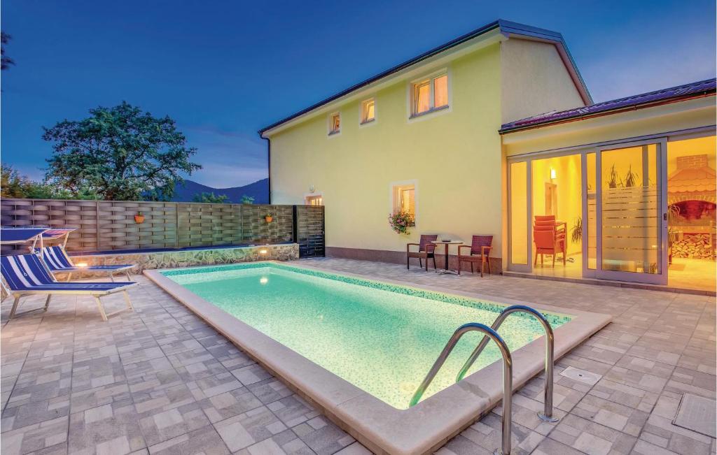 Beautiful Home In Jurdani With Wifi, Jurdani