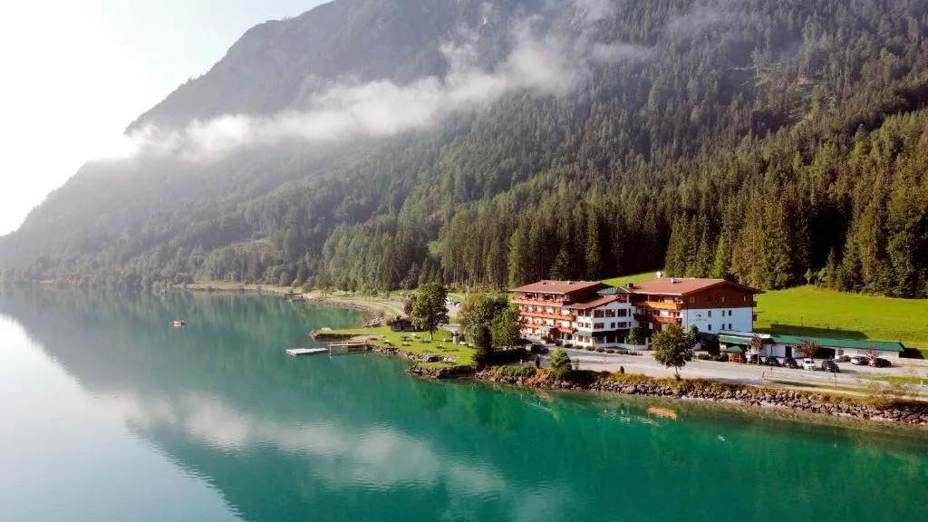 Seehotel St Hubertus, hotell Pertisaus