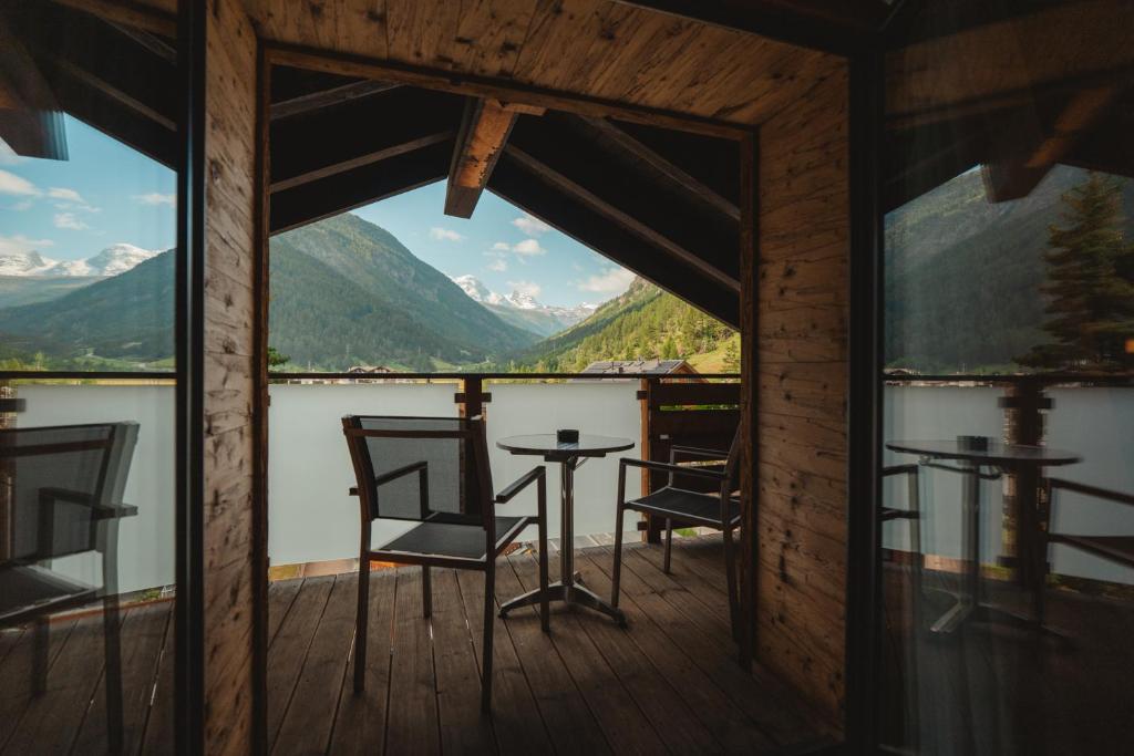 Matterhorn Inn - Wellness & Dining - at Zermatt Shuttle Station - 4