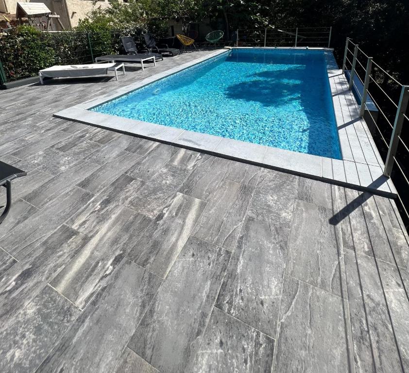 APPARTEMENT 2 CHAMBRES PISCINE A PARATGEr - 1