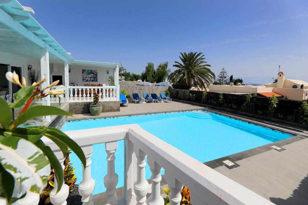 Graceful Puerto Del Carmen Villa 5 Bedrooms Villa Vega Del Carmen - 3