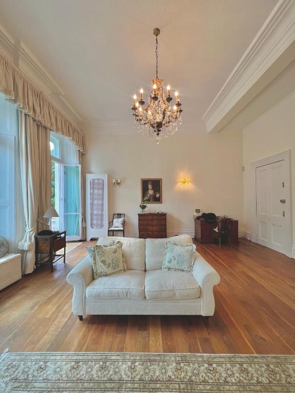 Bright Flat in South Kensington, Londra