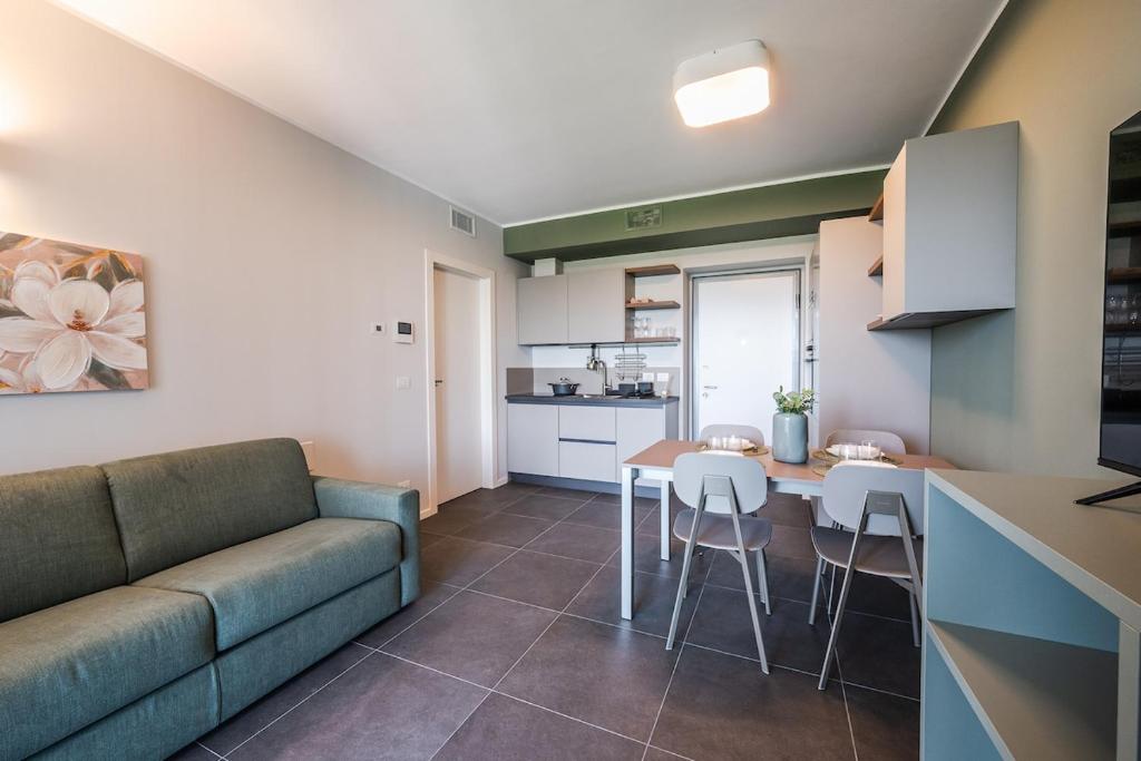 Park Towers 15 - Design - Large Terrace - AC, Milán