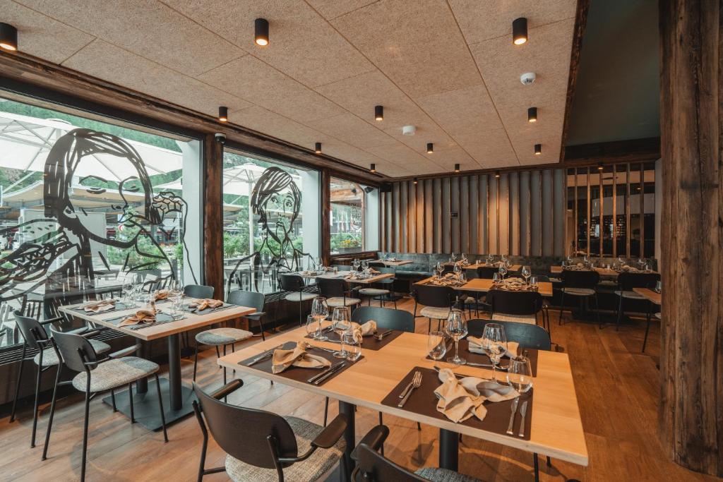 Matterhorn Inn - Wellness & Dining - at Zermatt Shuttle Station - 3