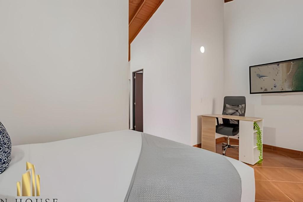 Aria Living 500 - Elegancia con Terraza Exclusiva - 2