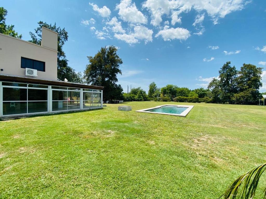 Quinta con pileta y cancha de FB - 1