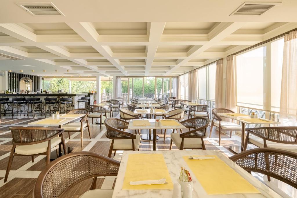 Corfu Mare Boutique Hotel -Adults only — Restaurant & bars in Corfu Town, Ionian Islands