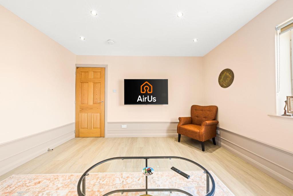 Bright & Modern 3-Bed House Next To Glasgow Airport, Abbotsinch