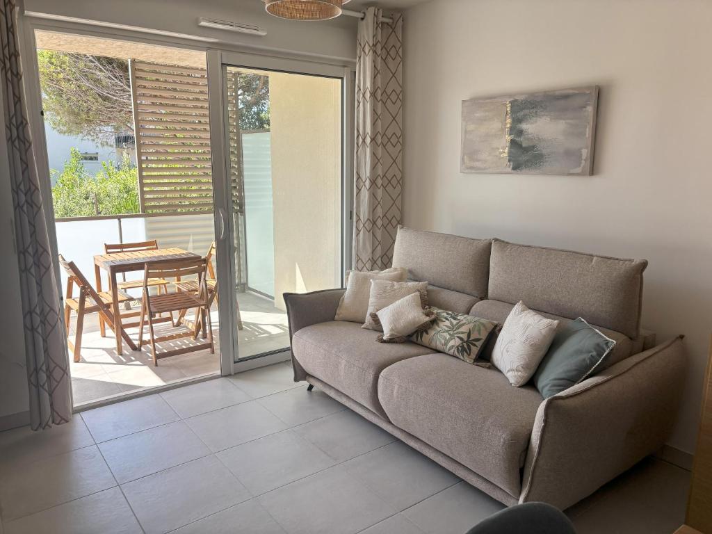 Very comfortable air-conditioned 2 rooms with direct beach access and a free parking - 4