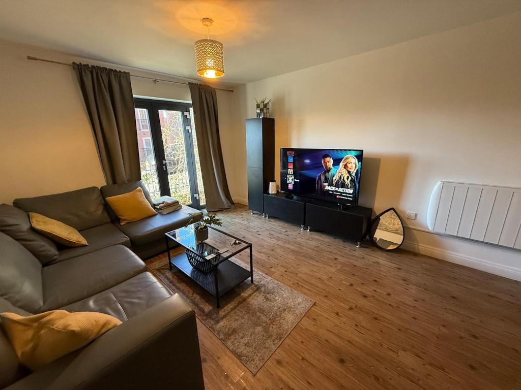 Stylish 2 Bed Flat by O2 Arena Modern Comfort in Central Birmingham, Birmingham