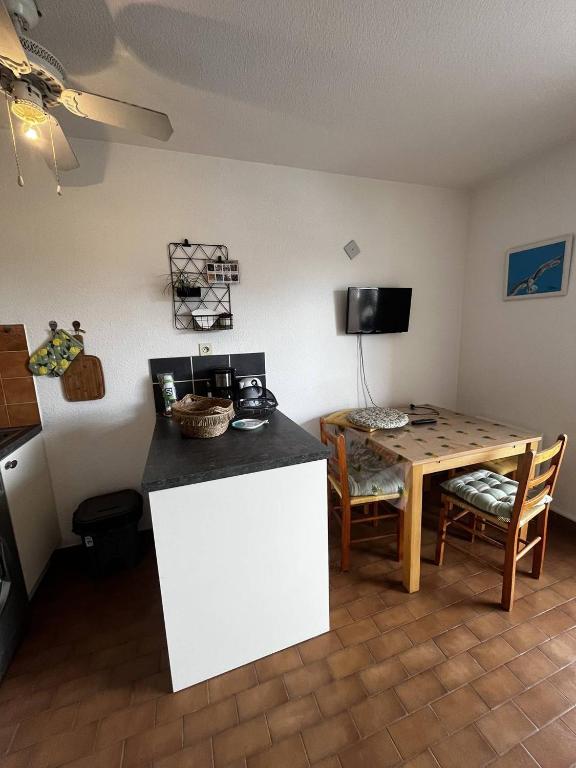 Studio Cabine pour 4 avec Ascenseur – Vue Marina, Plage à 2 Pas - 4