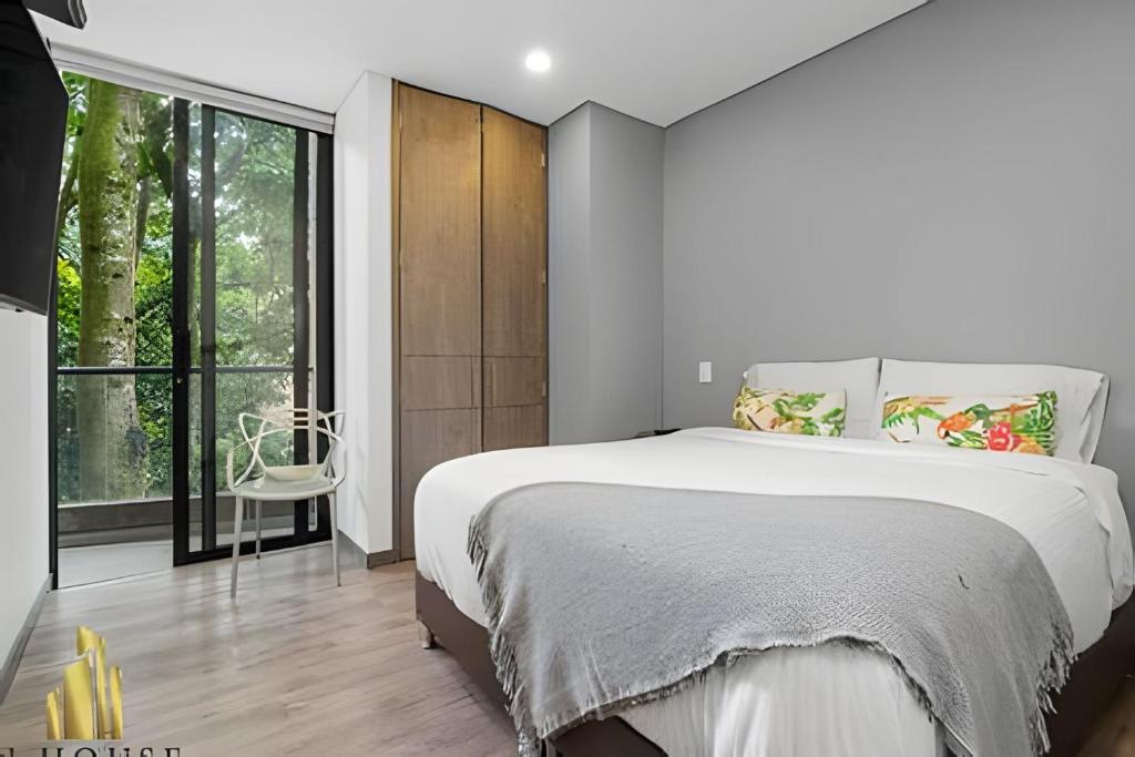 Class Suites 202 - Colorido con piscina y gym - 2